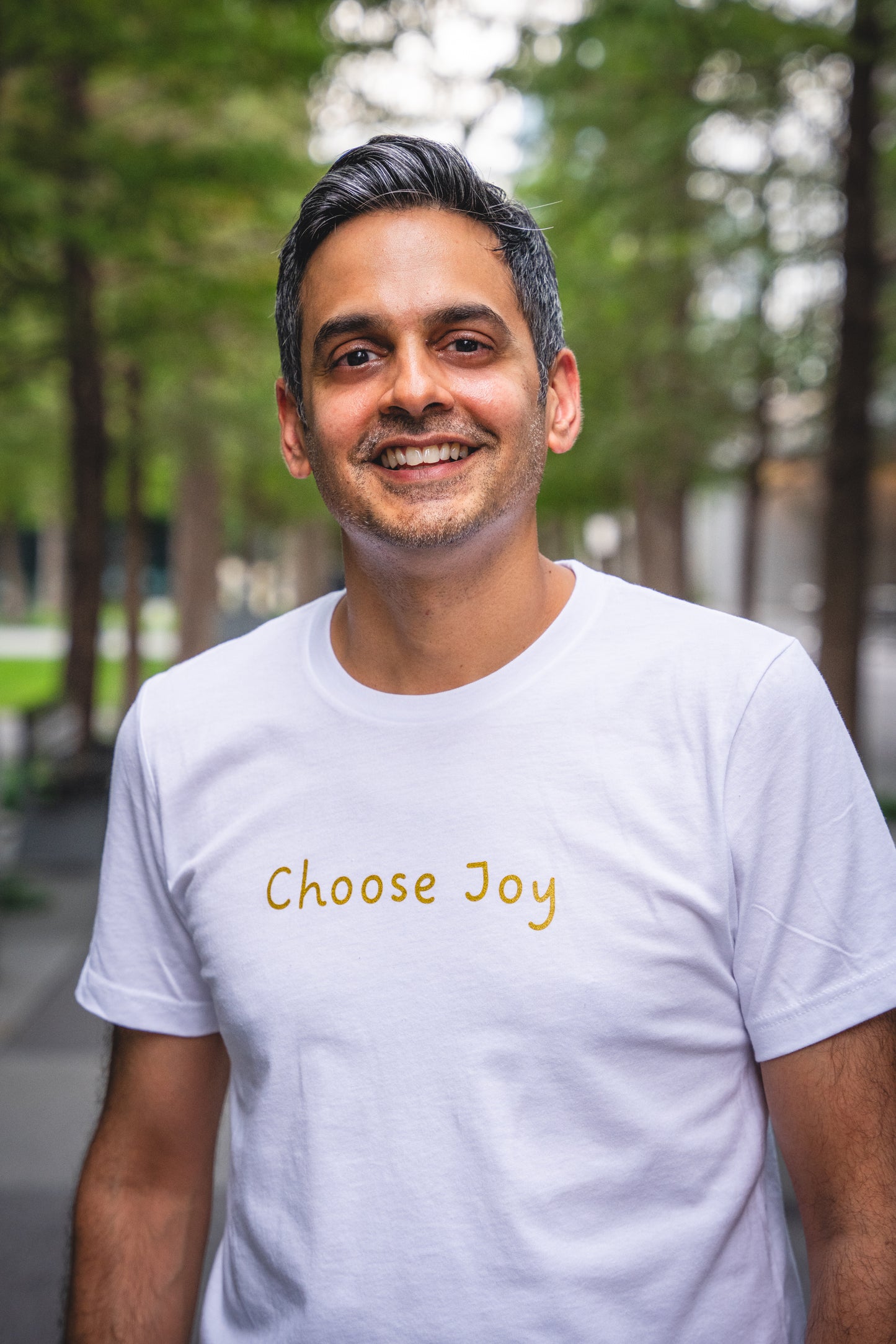Made You Smile™ Choose Joy T-shirt | White Shirt | Gold Print